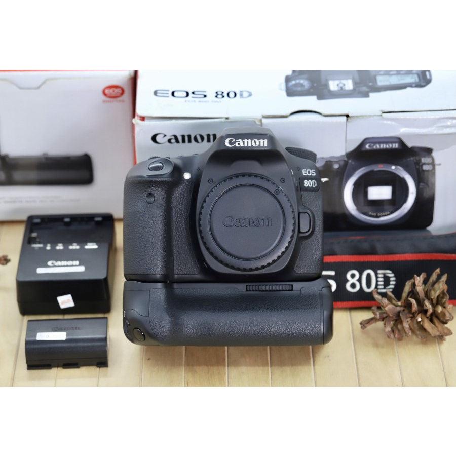 Canon EOS 80d Wifi BO bonus BG Ori fullset sc 13rb Istimewa