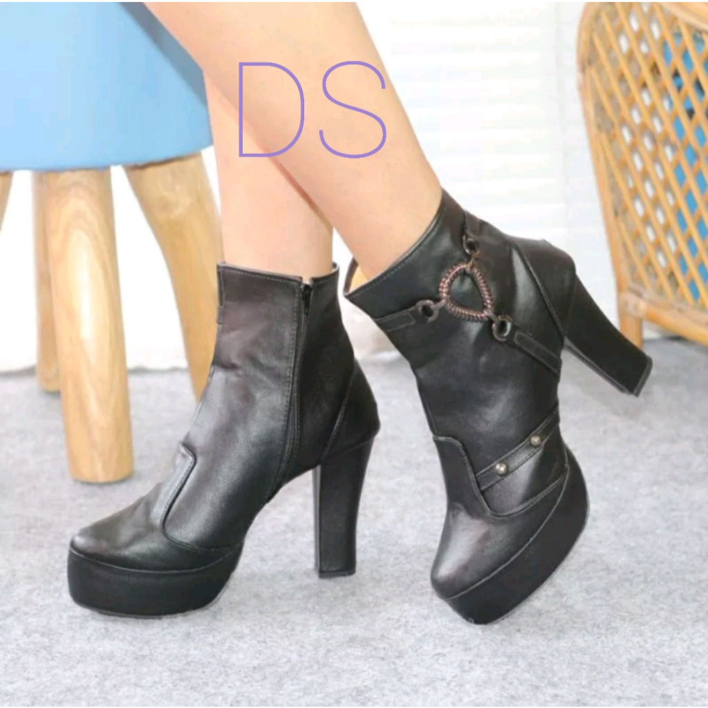 sepatu wanita sepatu boots  high heels