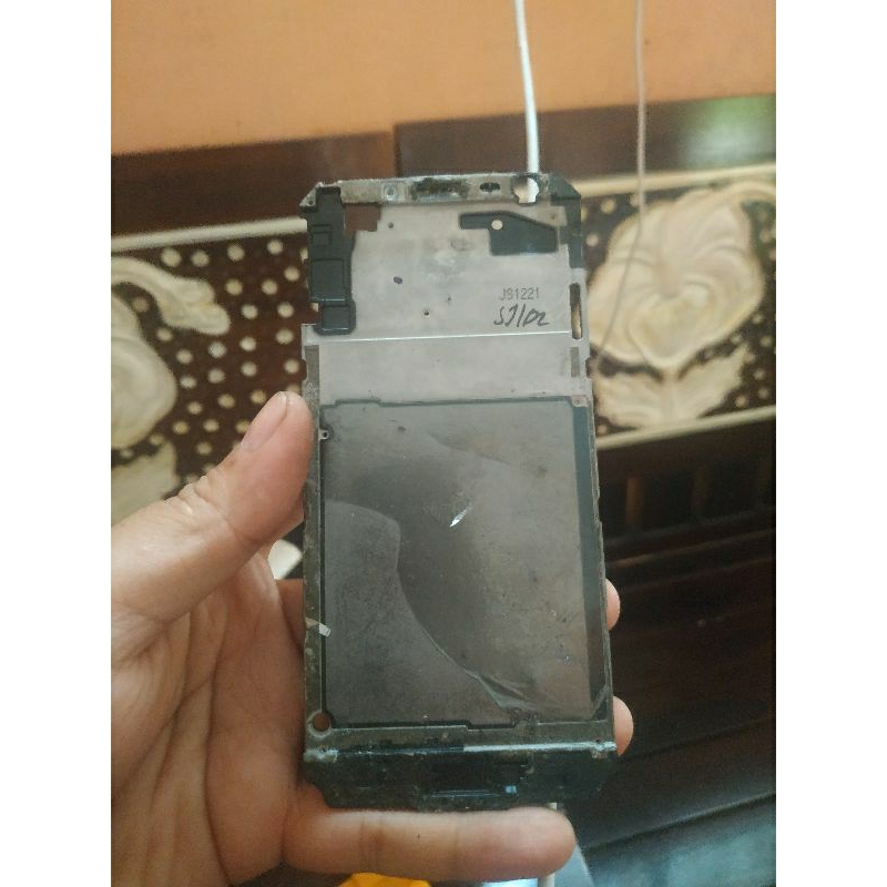 TATAKAN LCD/FRAME BEKAS SAMSUNG J2 PRIME G532G/DS