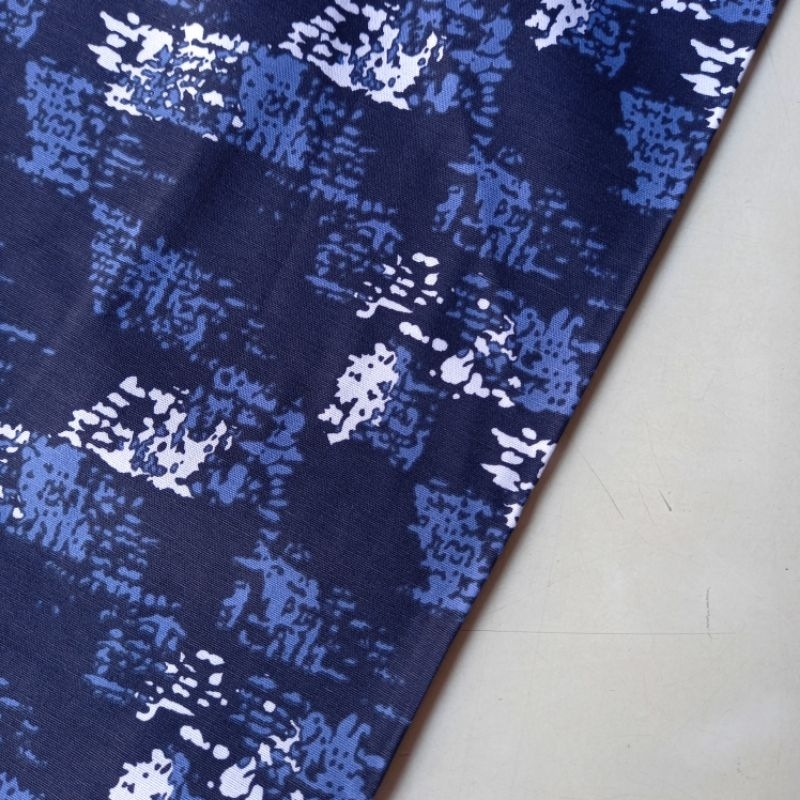 kain katun motif abstrak 2 warna navy