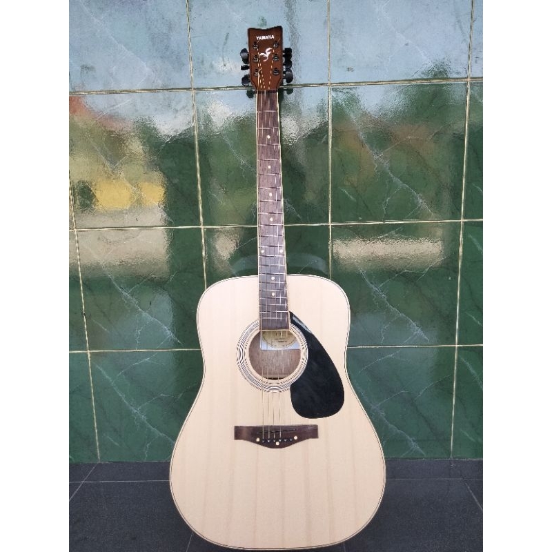 Gitar Yamaha F310 Premium gitar akustik