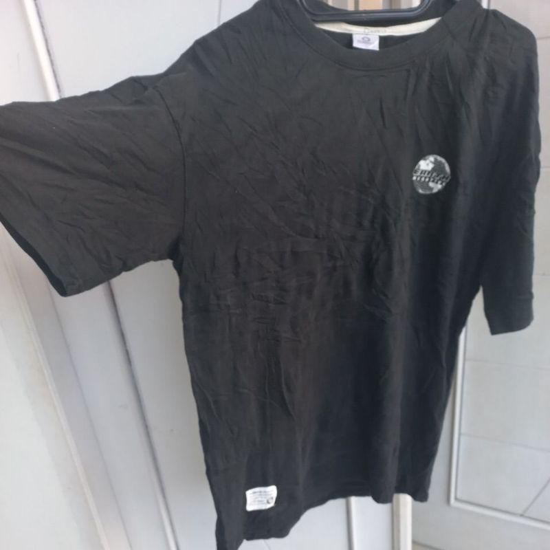 Kaos oblong cowok brand Alvinclo