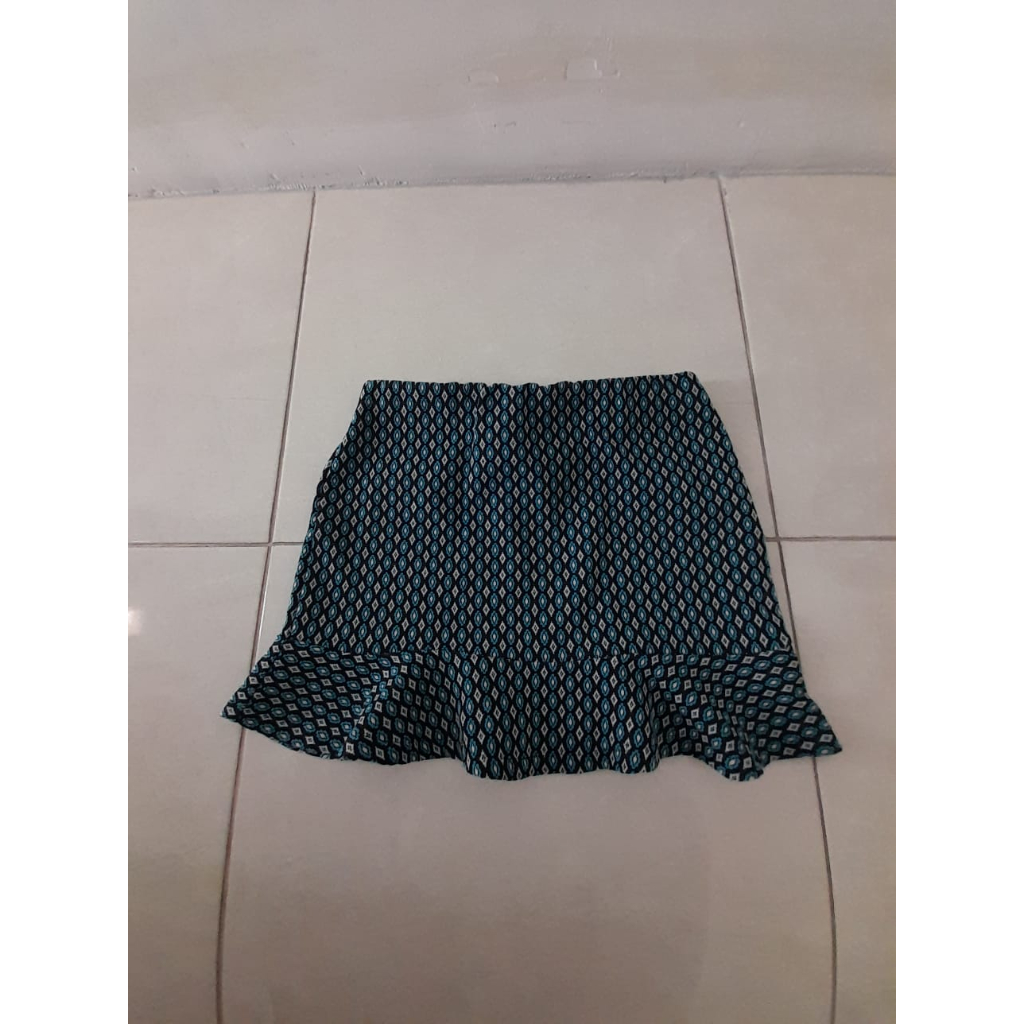 Rok Mini Wanita Pull and Bear Preloved