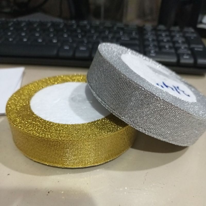 

PITA GLITTER 3/4" ATAU 2 CM EMAS / PETAK 1 ROLL