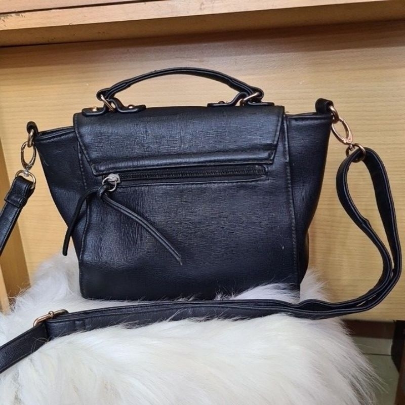 TAS BLACK INTERNATIONAL QUALITY PRELOVED