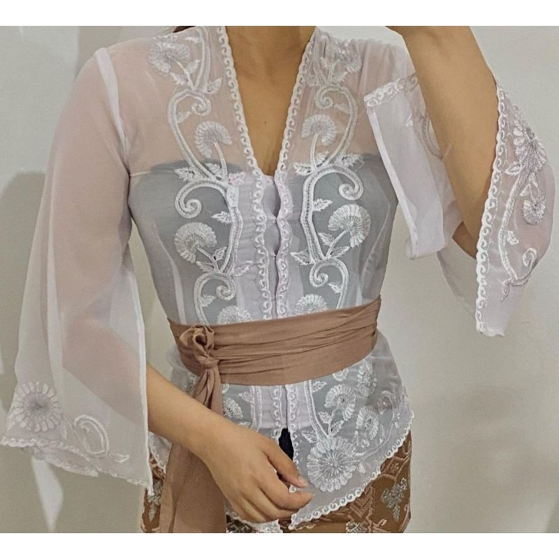 kebaya bordir special putih. pakaian adat bali kebaya bali