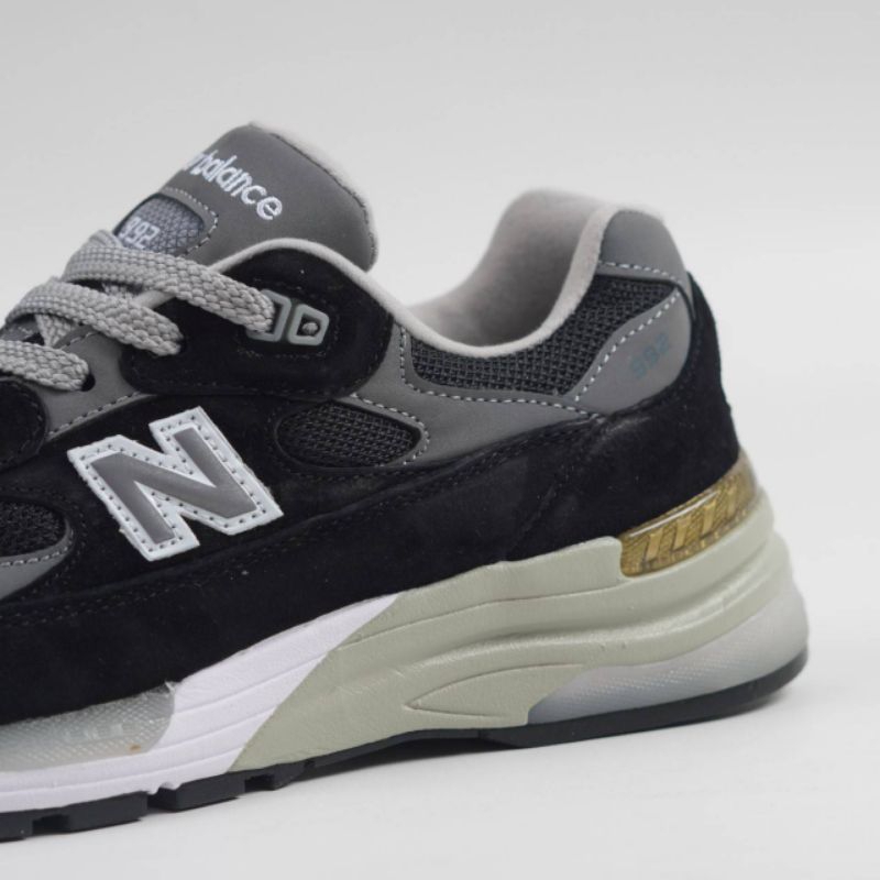 Sepatu NB M992BK Black Grey