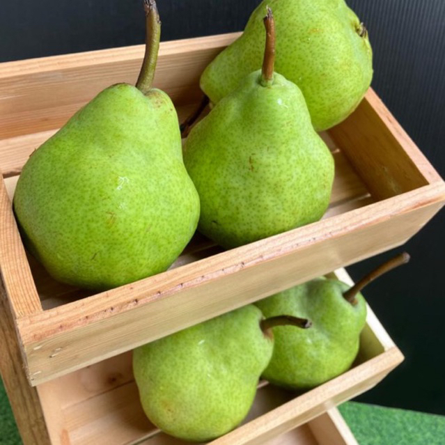 

Pear packham