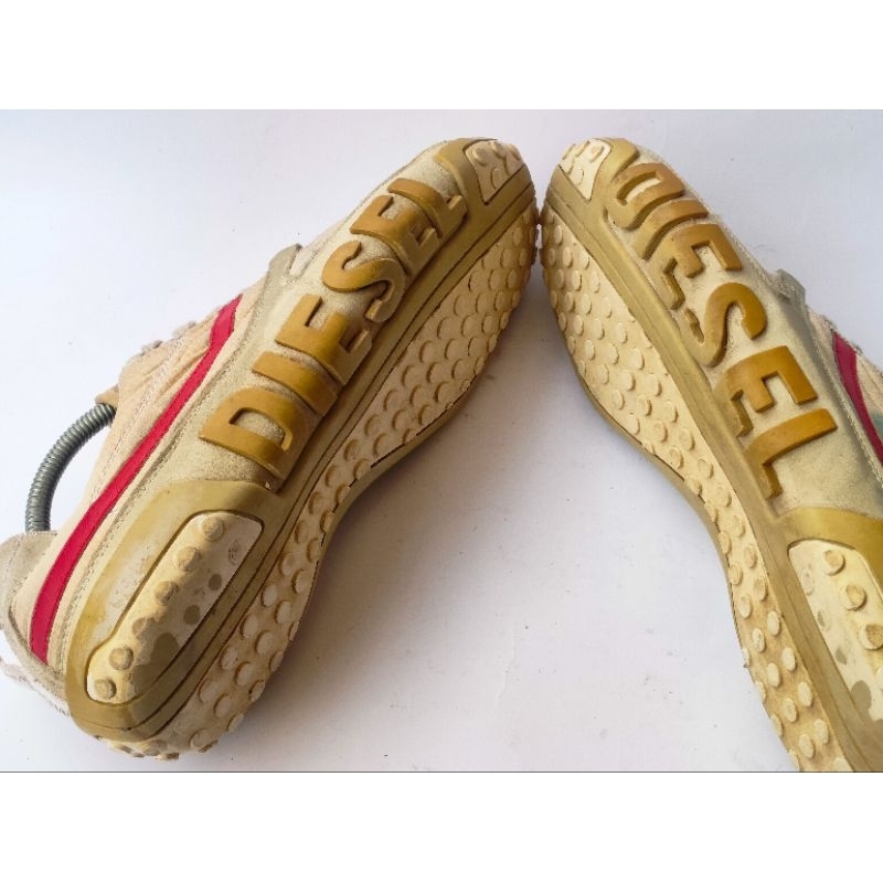 Sepatu Sneakers Diesel Big Logo Embos Original (Preloved) (Second)