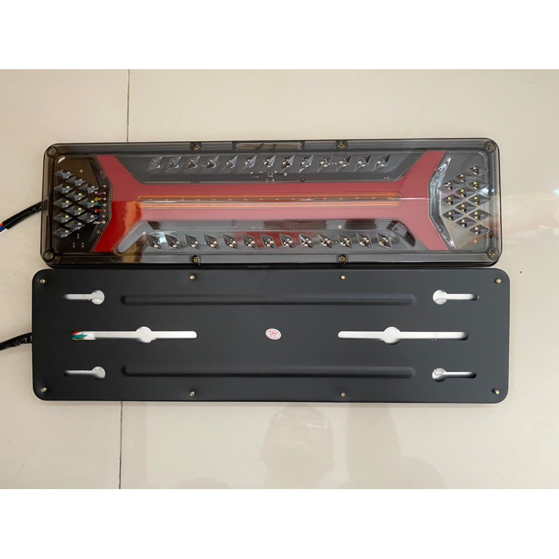 Lampu Truk Stop Lamp 24 Volt Model DIAMOND X Ukuran 46cm