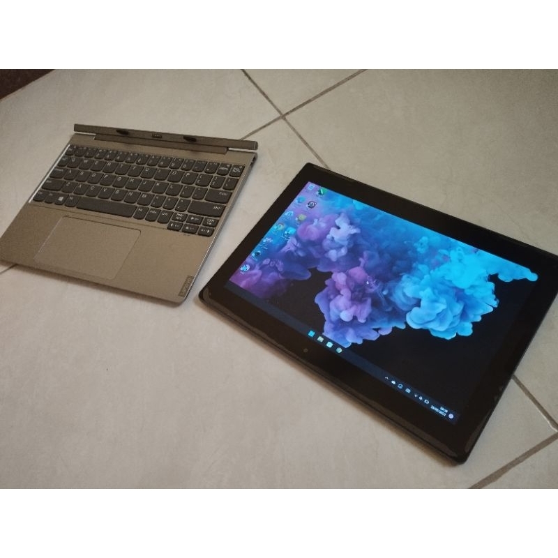 lenovo d330 10igm 4gb FHD laptop tablet windows 11