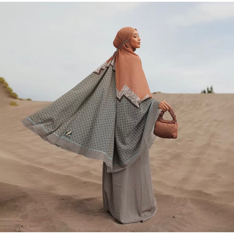 Zaskia Sungkar Yuri Prayer Set