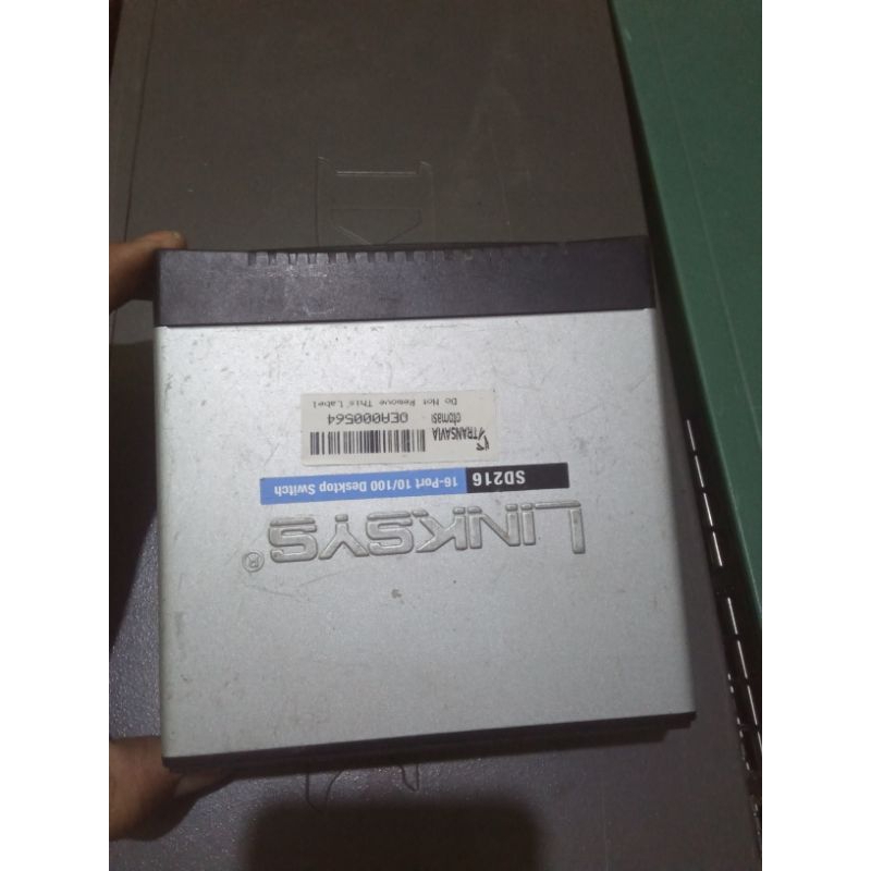 switch hub Linksys Cisco 16port