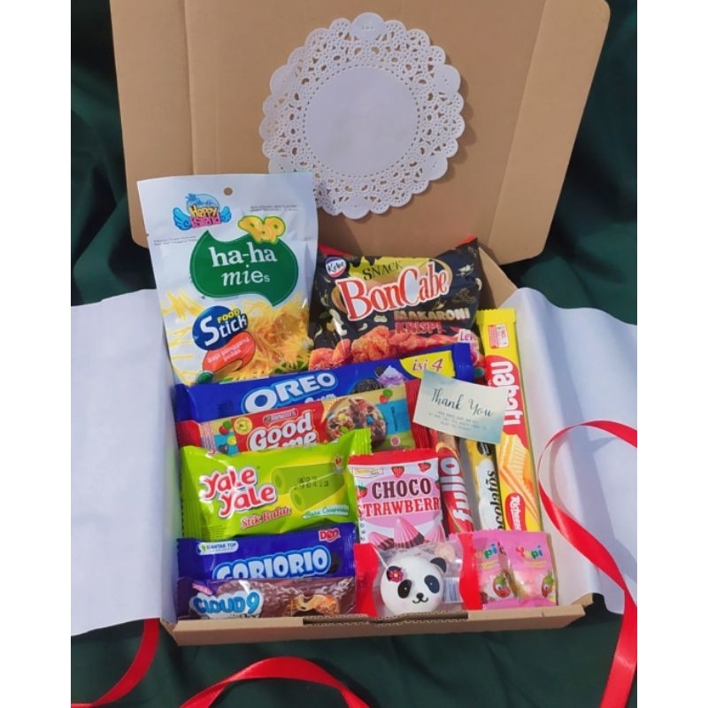 

HAMPERS SNACK BOX HADIAH WISUDA BIRTHDAY GIFT PARCEL LEBARAN