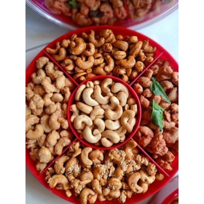 

Kacang Mede Tray Sekat 5 Rasa