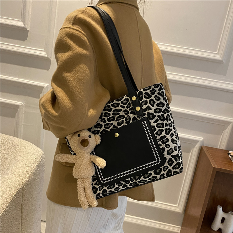 Funatic Tote Bag Wanita Leopard Import Model Kekinian Fashion Korea FA1109