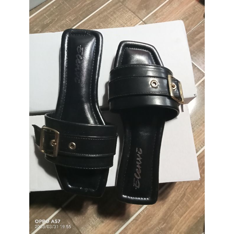 sandal lanaya Flat wanita