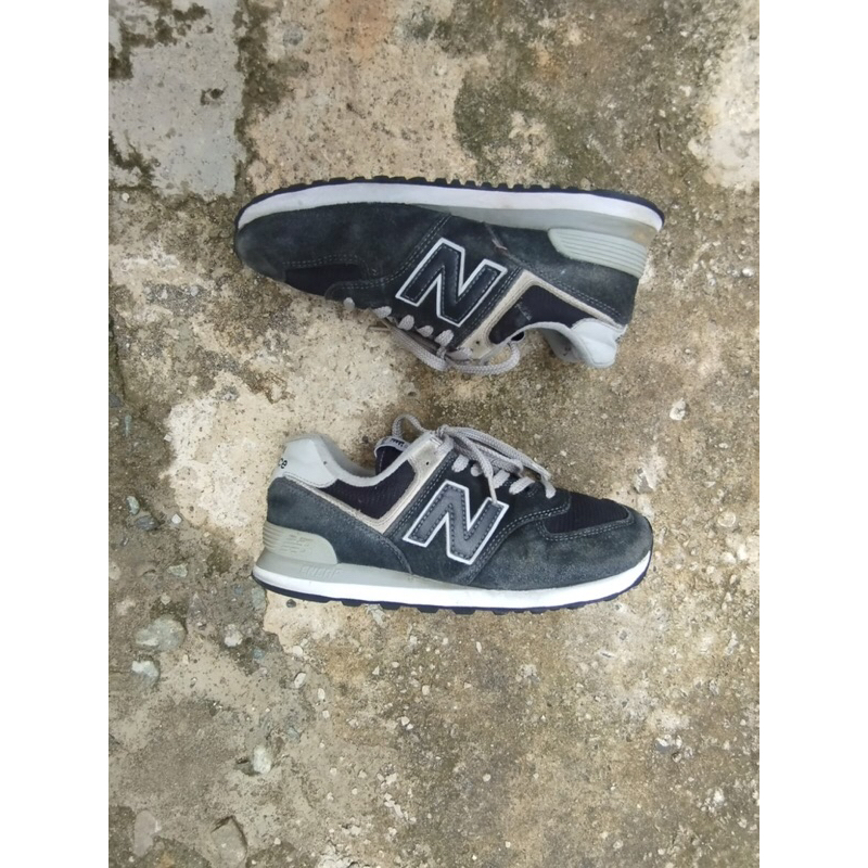 SEPATU NEW BALANCE 574 CLASSIC