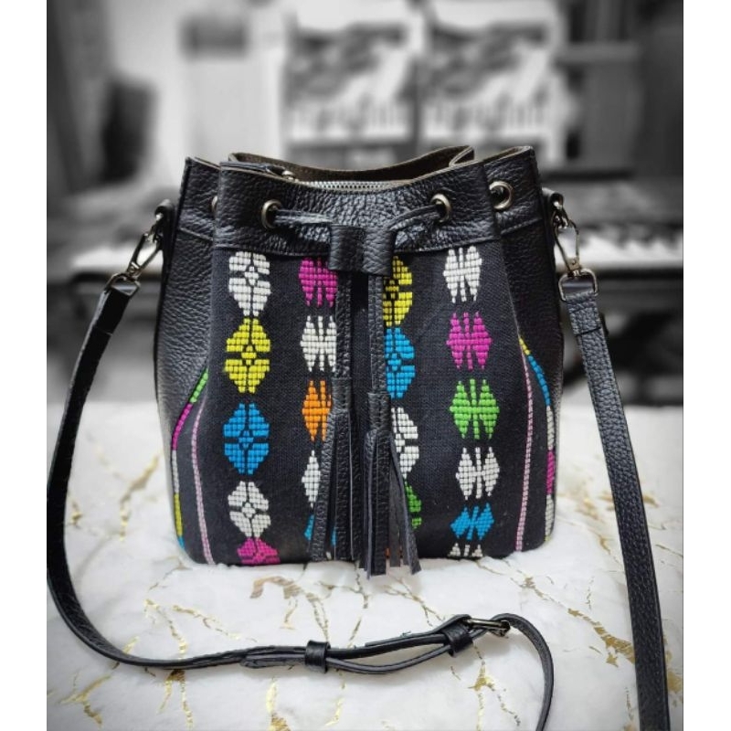 TAS SELEMPANG WANITA KULIT ASLI TENUN MANGGARAI NTT SER1