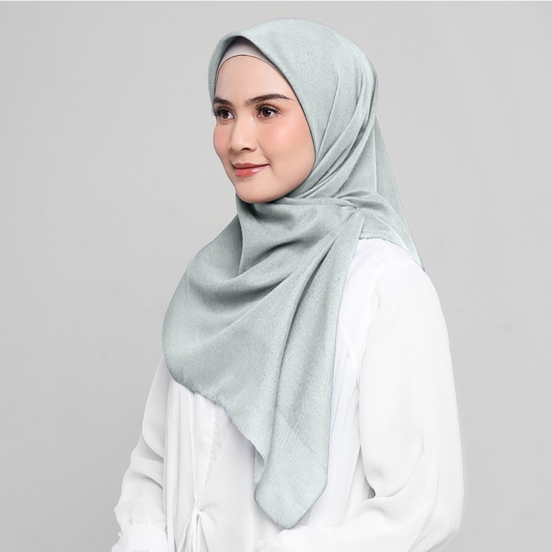 Elzatta segi empat polos obelia scarf