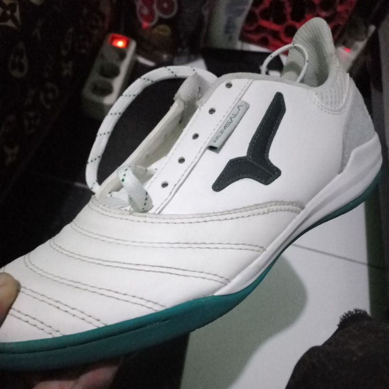 sepatu futsal calci bomsala anchor bekas masih mulus