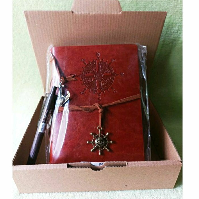 

BUKU BINDER RETRO KULIT GIFT SET NOTEBOOK A5 + Pen Eksklusif + Free BOX