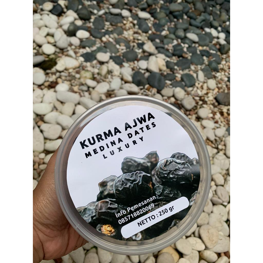 

Kurma Ajwa Medina Dates Luxury 250 gr