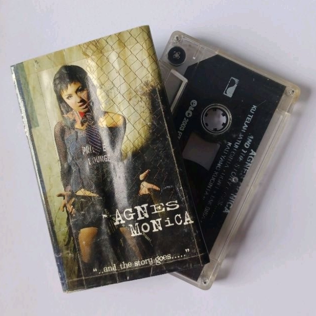 KASET PITA AGNES MONICA