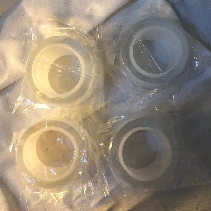 Double Tape Magic untuk menempelkan dekorasi ke dinding