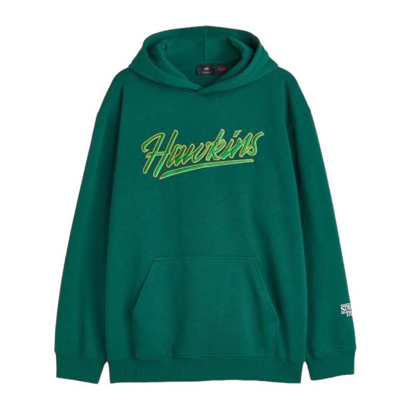 ( 8.8 ) Hoodie H&amp;M Unisex Bordir Hawkins Stranger Things Green Hijau, Flecee Katun Lembut Tebal, Free Papperbag