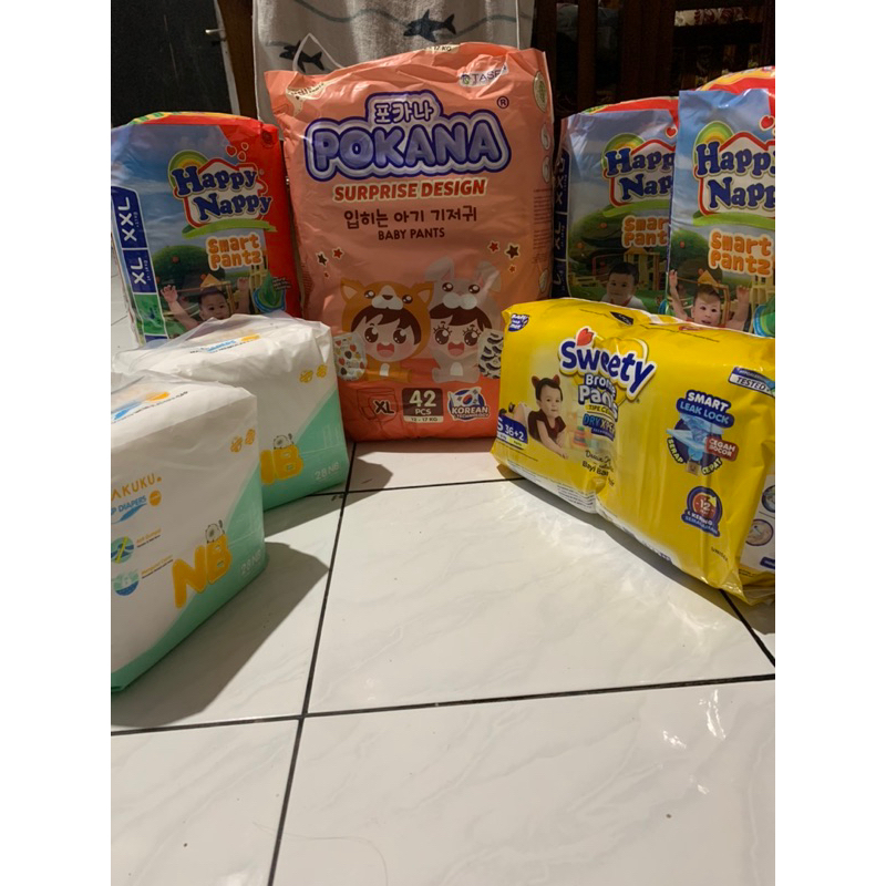 MAKUKU new born tape 28, makuku comfort, pampers murah, pampers promo