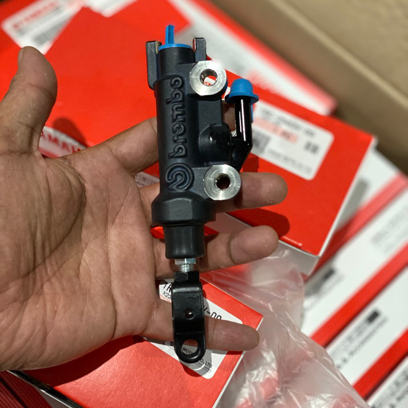 MASTER REM BREMBO BELAKANG OEM YAMAHA R1 YAMAHA R6 ORIGINAL YAMAHA