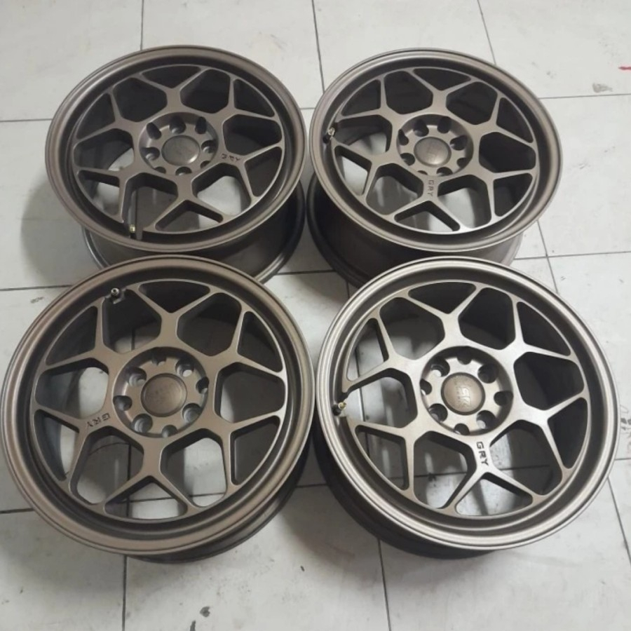 Velg Mobil Bekas Ring 16 GRY HSR R16 Lebar 7 Lubang 4 Offset 42