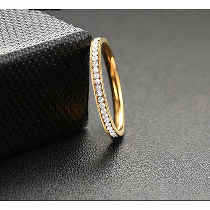 Cincin Titanium Wanita Batu American Diamond Gold