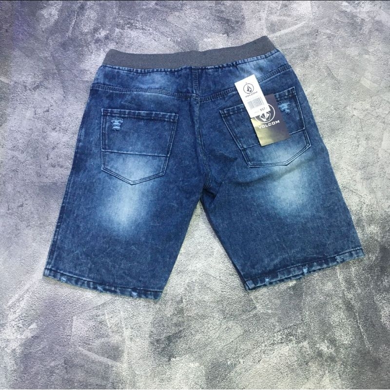 Celana Levis Pendek