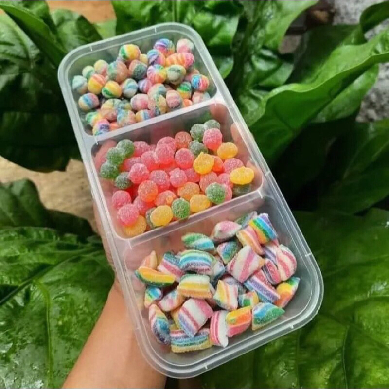 

Permen Viral 3 Sekat / Candy Tray / Permen viral permen buah / Sticky Los / Pillow Candy / Ball / Bal / Fruit Candy / Permen Viral Toples 3 Sekat / Permen viral Paket Candy 3 Sekat / Paket lebaran / kue Lebaran / Permen anak / Buah / Hampers