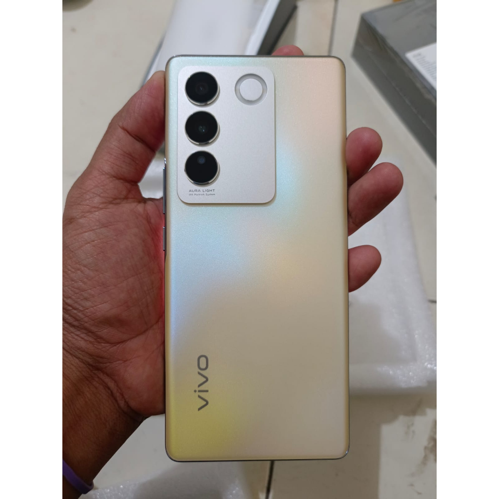 VIVO V27 5G, 8+8/256GB, 3D CURVED DESIGN. 66W FLASHCHARGE, AURA LIGHT POTRAIT