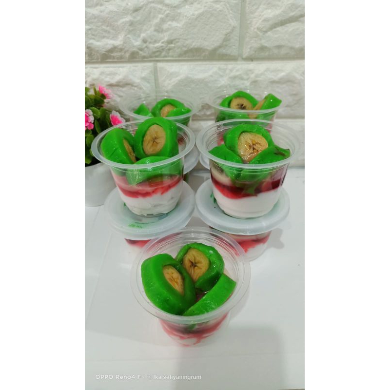 

Pisang ijo/ Sum-sum biji salak/ Puding pelangi/Paket takjil
