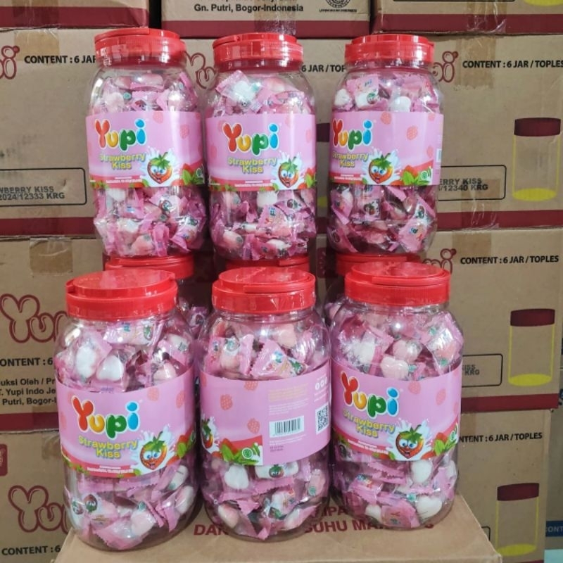 PERMEN YUPI KISS STRAWBERRY TOPLES 400gr (-+isi120pcs)