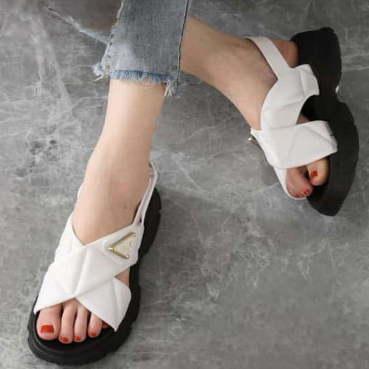 HYS Sandal Gunung Wanita 2201-11. Bahan Rubber Empuk Non-Slip Tali Belakang Perekat Cross Diamond