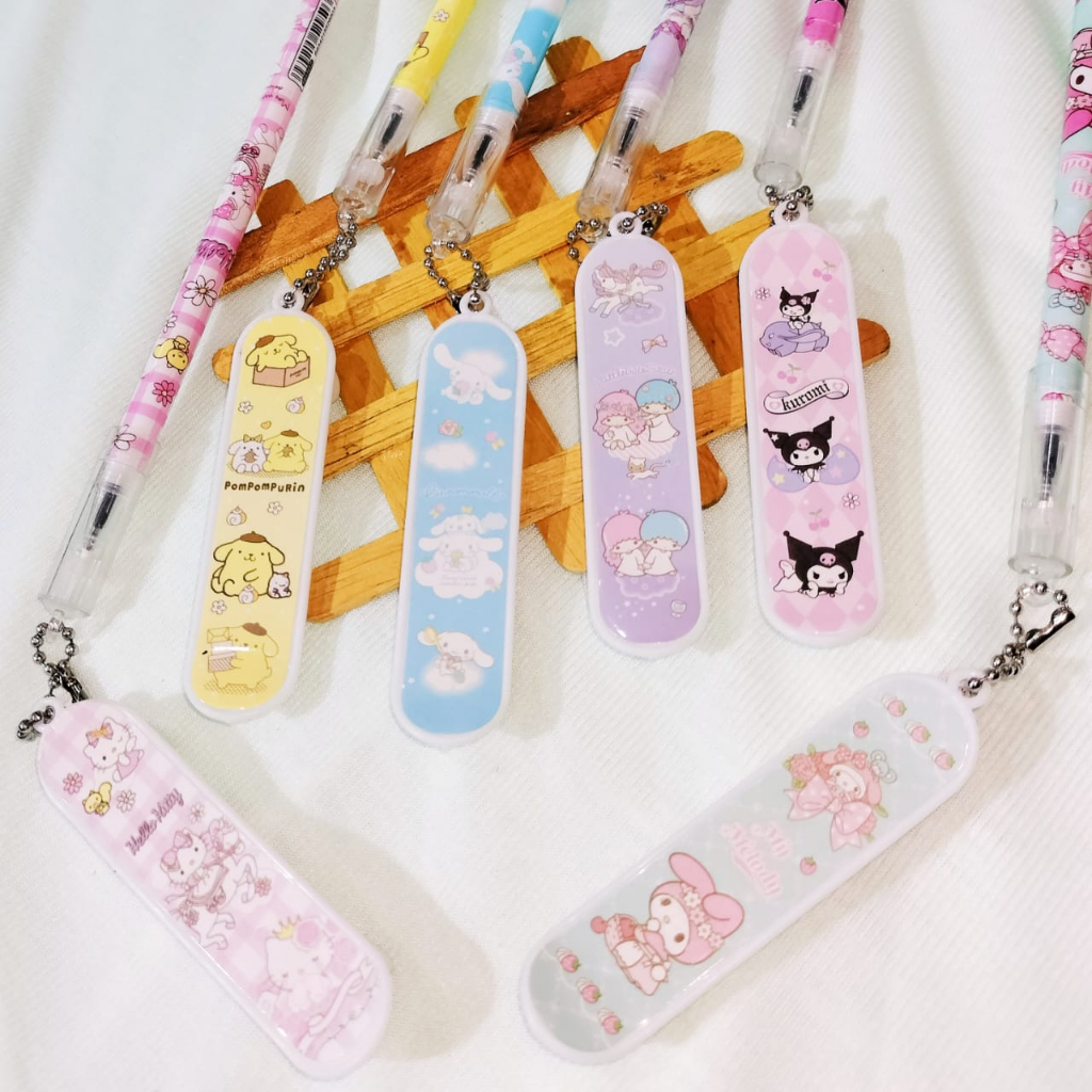 

PEN GANTUNGAN SKATEBOARD MOTIF KARAKTER SANRIO TERBARU PULPEN GANTUNGAN SKATEBOARD KARTUN SANRIO KUROMI CINNAMOROL MELODY BISA GROSIR DAN COD