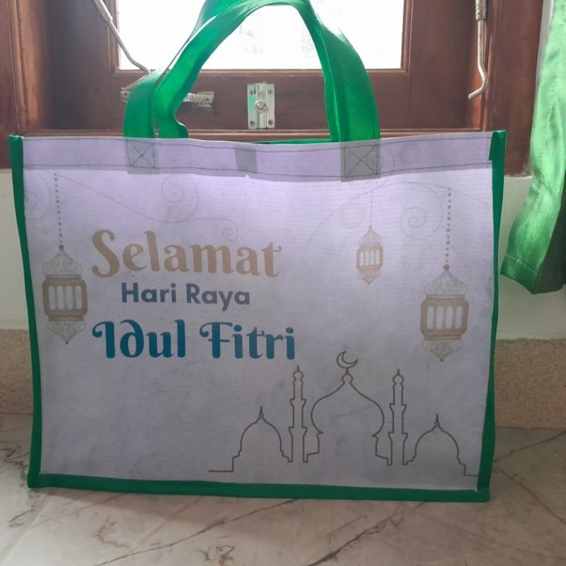 

Tas lebaran hampers