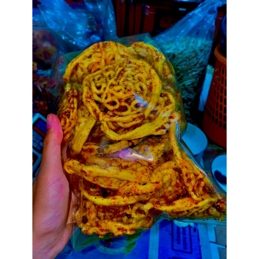

KERUPUK MIE DAUN JERUK 250GRAM