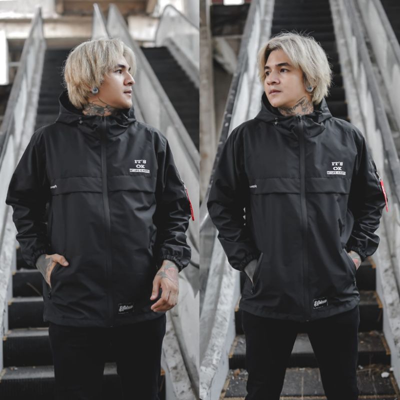 Jaket Outdoor Parasut Pria Waterproof Salvio Hexia  ( free Gantungan Kunci )