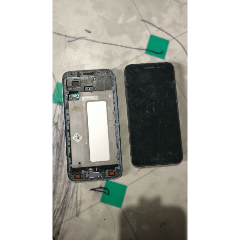 Samsung j7 pro dan Samsung j2 core minus lcd
