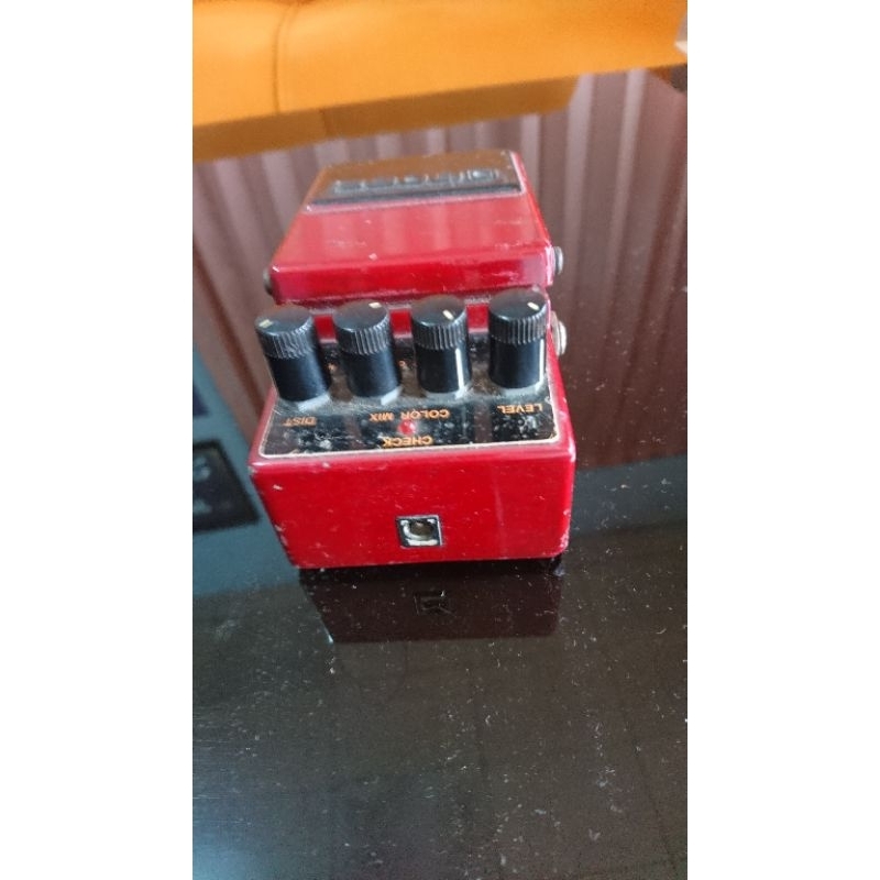 Efek gitar happy metal