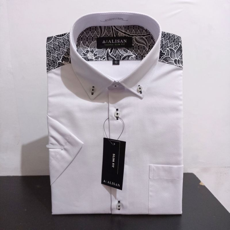 Kemeja Alisan Dobby Putih Kombinasi Pundak Batik Print Pendek Slimfit