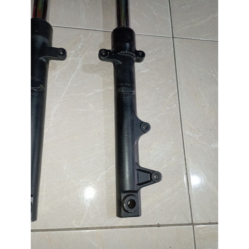 SHOCKBREAKER DEPAN HONDA CB 150 OLD/LAMA ORI K15 2013 2014