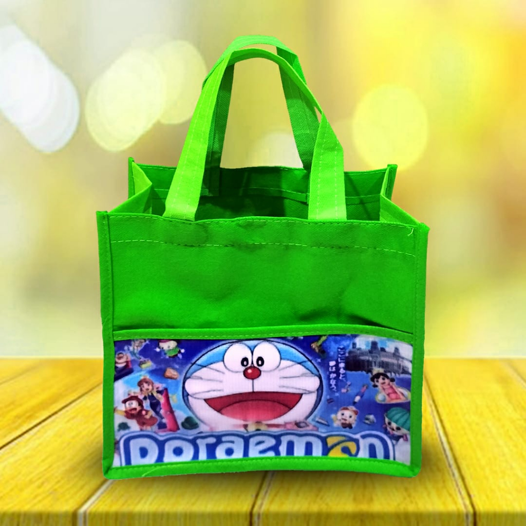 

Tas Ulang snack /goodie bag karakter anak Motif Banyak