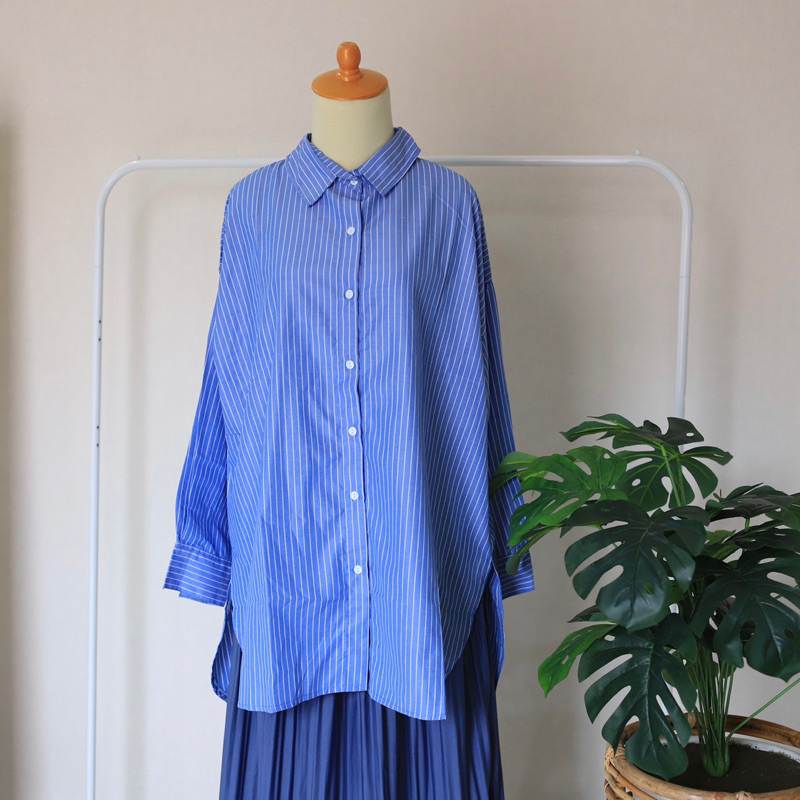 SHOPATTIRA MIKA shirt - 2 way shirt - Kemeja biru kemeja garis garis kemeja poplin kemeja oversize k